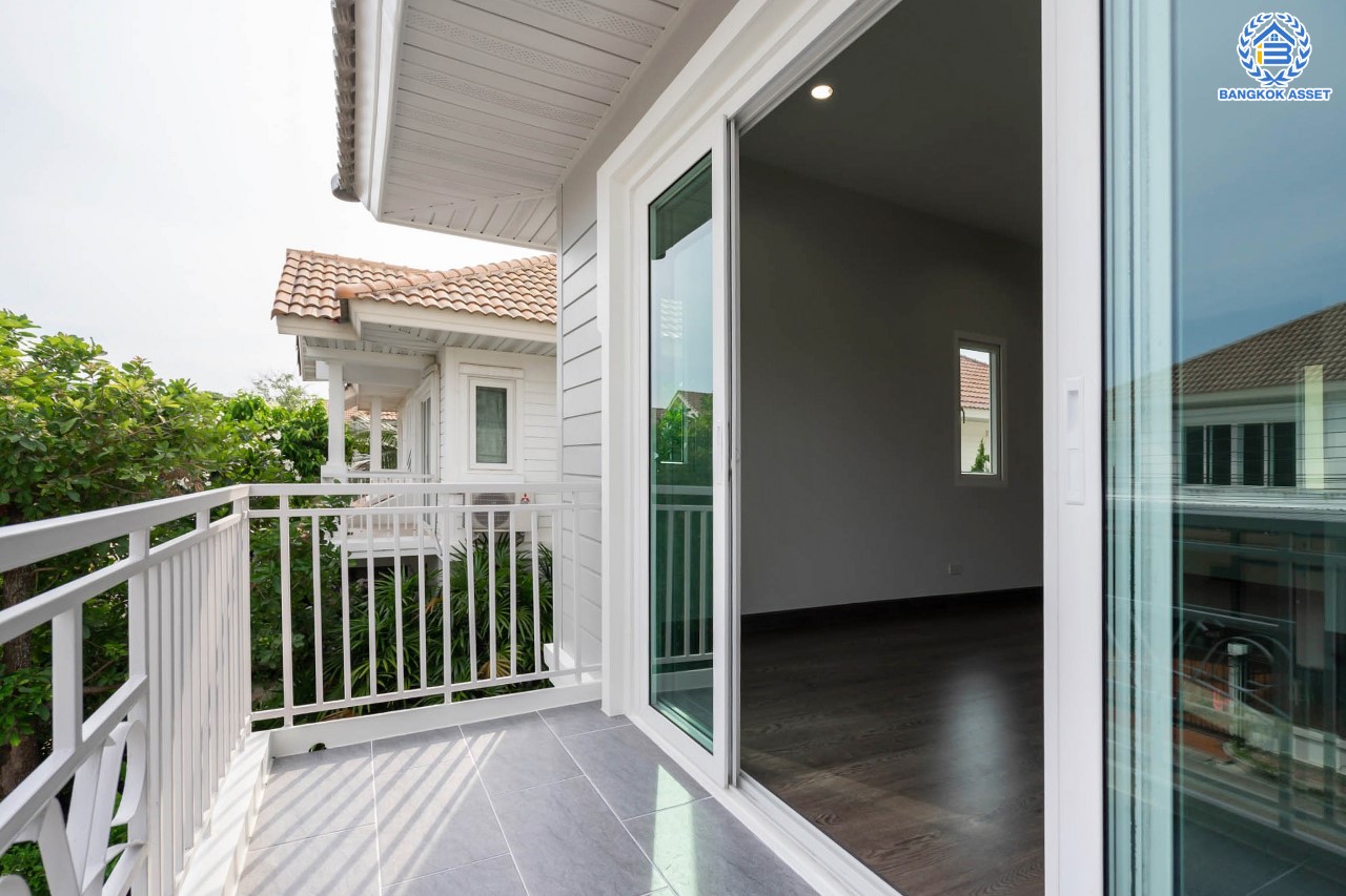 บ้านมือสองตกแต่งใหม่ แบรนด์ Property Perfect ม.เพอร์เฟคเพลส2 ติดถนนราชพฤกษ์ โซนใกล้สวนและทะเลสาบ เนื้อที่ 54.2 ตร.ว. ฟังก์ชัน 3 ห้องนอน 3 ห้องน้ำ จอดรถได้ 2 คัน บนทำเลติดถนนราชพฤกษ์ ใกล้วงเวียนพระราม5 และรถไฟฟ้า "สถานีบางรักน้อยท่าอิฐ"